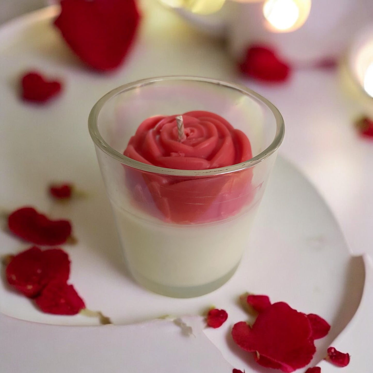 Strawberries & Champagne Luxury Candle – Juicy Berries, Sparkling Citrus, & Floral Elegance with a Warm, Sensual Musk Finish