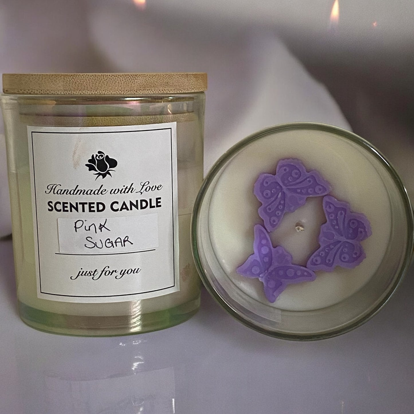 Pink Sugar Cotton Candy Candle – Sweet Berries, Warm Caramel & Fluffy Vanilla with a Cozy, Nostalgic Twist